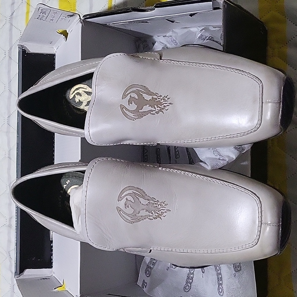 NIB Soho Lab Men's White Loafers